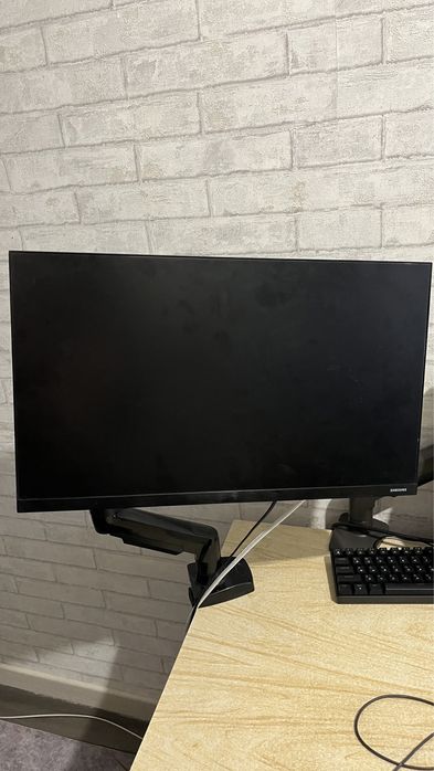 монитор Samsung с крайнштейном, 75 герц рабочи