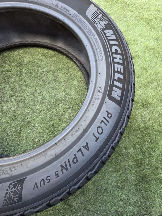 235 60 18 Michelin