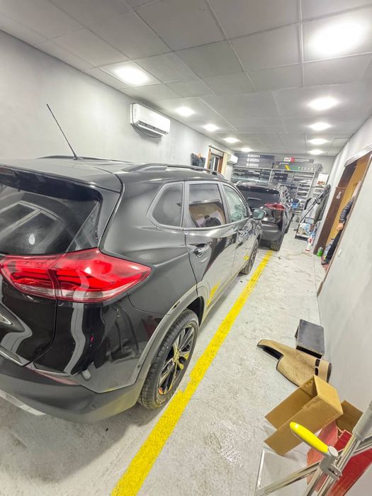 Solntsa zashita Tonirovka Laminatsiya Bronirovka sifatli xizmatlari