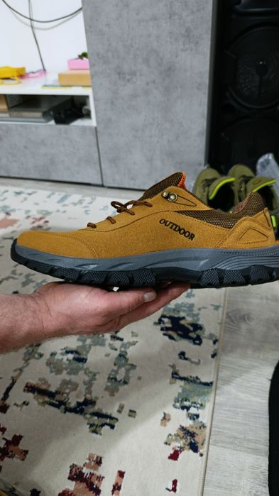 Продам кроссовки мужские