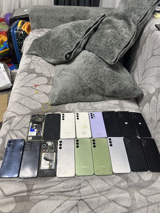 Vand lot telefoane samsung pentru piese