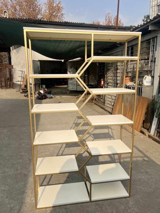 Лофт мебел стелаж