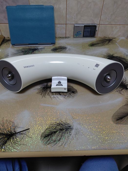 Vind boxa bluetooth si dual dock Samsung  DA-E550