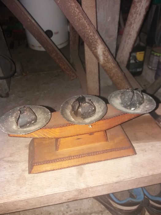 Продавам свещници