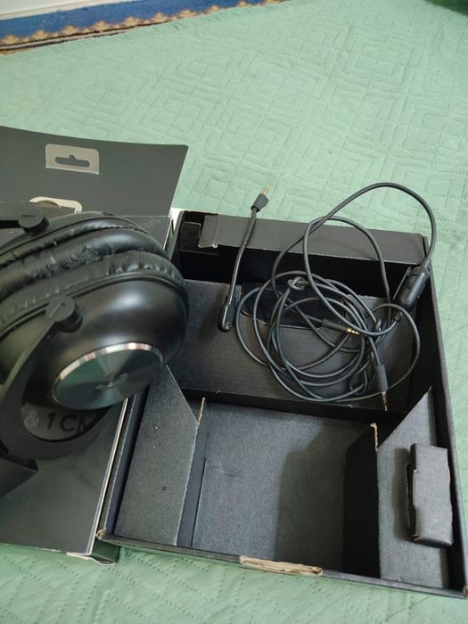 Игровые наушники Logitech G PRO