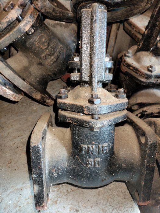 Чугунные, нержавеющие, стальные задвижки