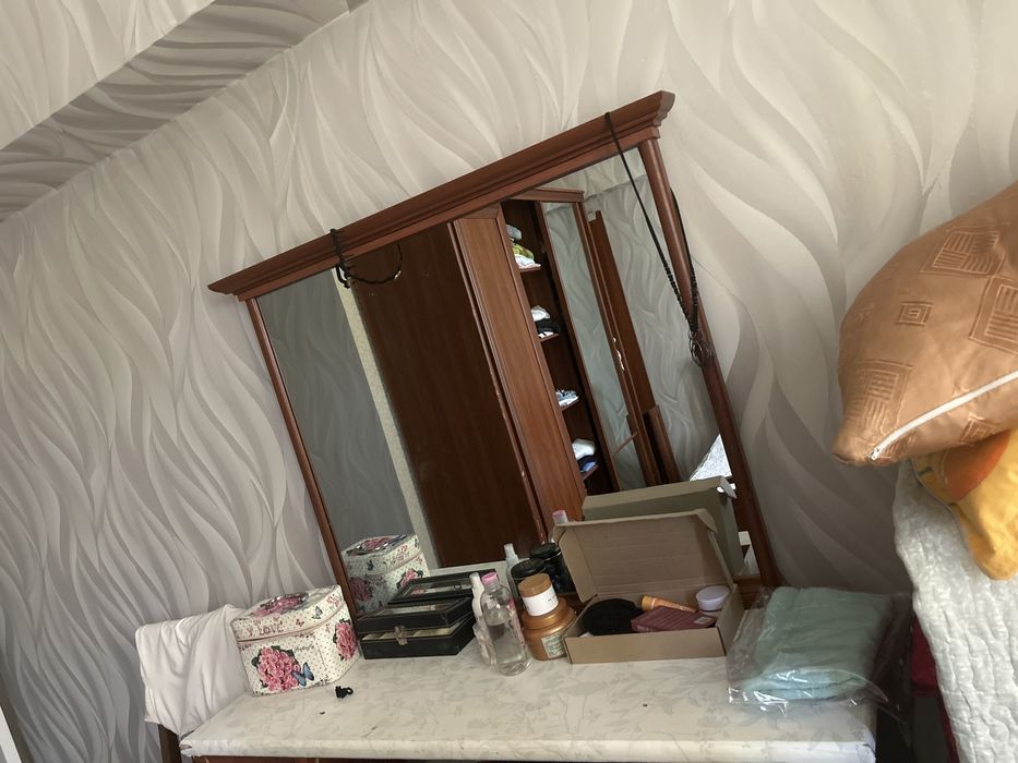 Срочно продается  спальный гарнитур