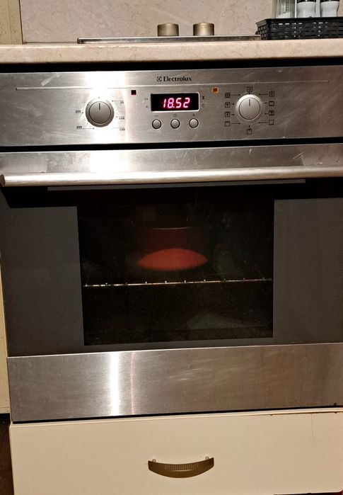 Продавам фурна за вграждане  Електролукс