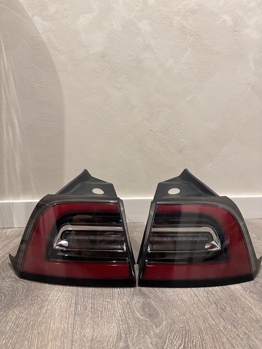 Tesla model 3 стопове