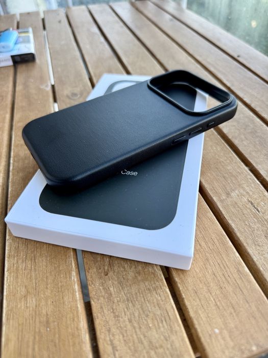 Husa Iphone 17 Pro Piele