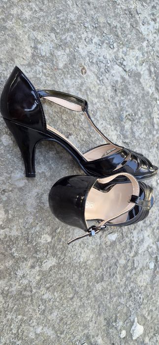 Sandale elegante cu toc
