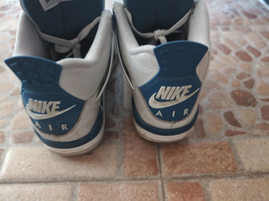 air jordan 4 кроссовки срочно продаю