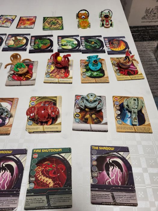 15 Bakugani + 14 Cartonașe Metalice.