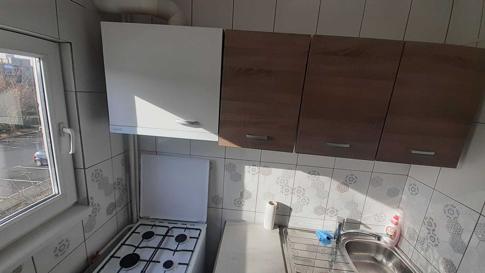 Inchiriez garsoniera Arad-Micalaca et.2 ,cu balcon, str Abrud, langa piata Miorita, aproape de Facultate, complet si modern utilata, ocupabila imediat