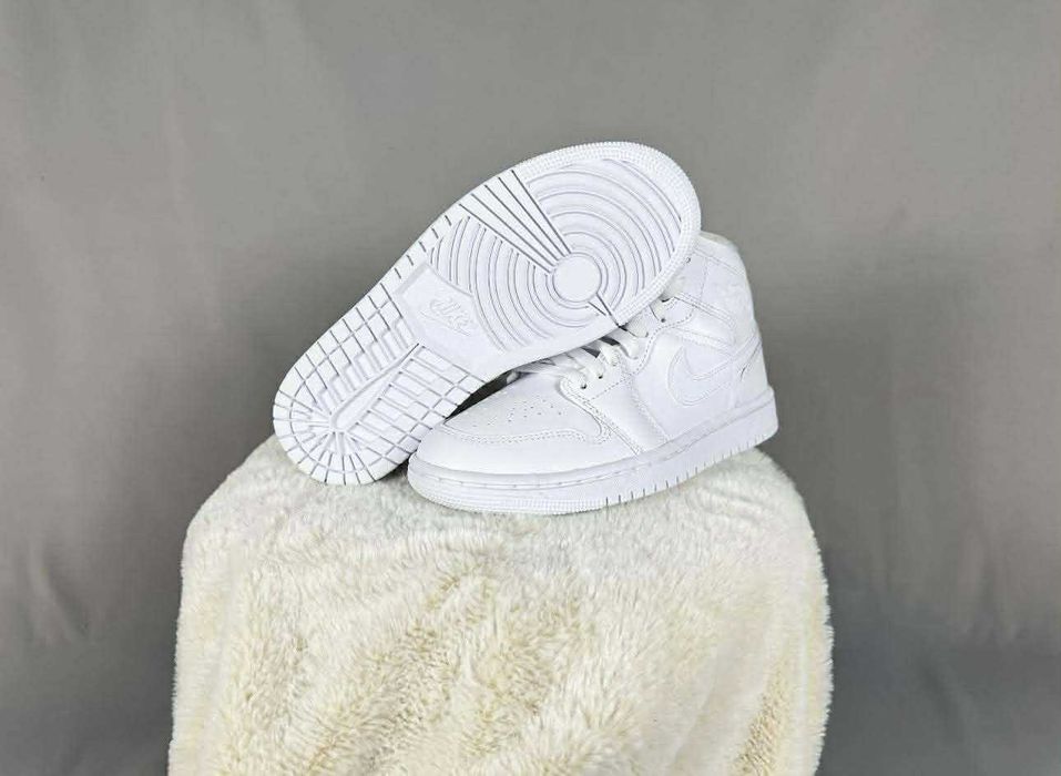 Nike Air Jordan 1 Full White