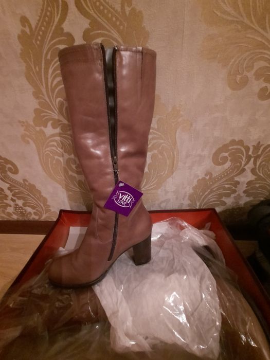 Сапоги новые кожанные с натуральным мехом внутри  зимние в упаковке