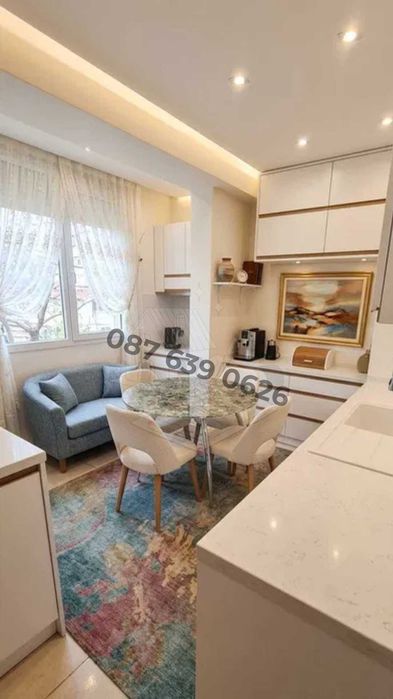 Продава се Тристаен апартамент в Пловдив, Център - 60 кв.м за 1156 €/кв.м - Снимка #1