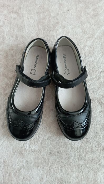 Елегантни официални обувки 33 номер