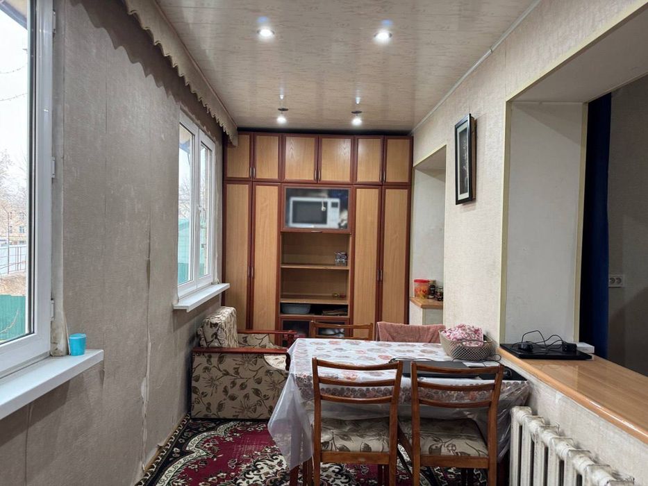 Продам 3/3/4 Новомосковская Старт стадион 77 серия