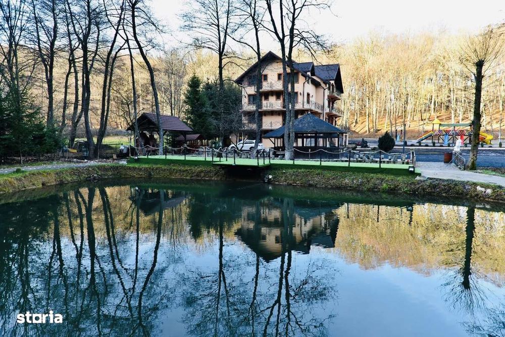De vânzare resort jud.Brasov-pensiune,lac,sala evenimente,casute