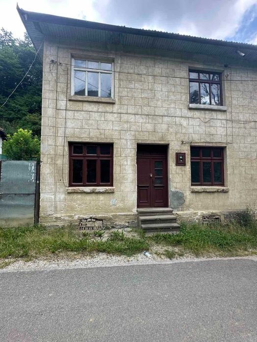 Къща/Вила в кв. Зеленика, с. Бели Осъм, гр. Троян