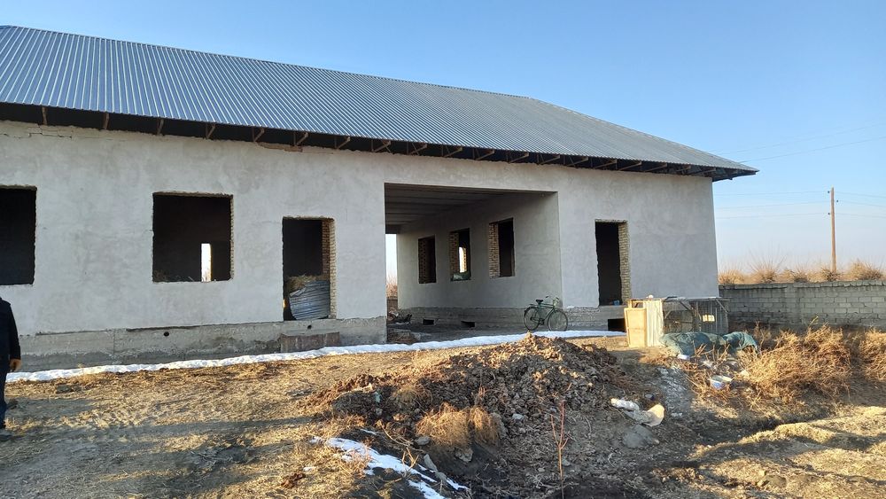 Uy sotiladi 20 sotiq