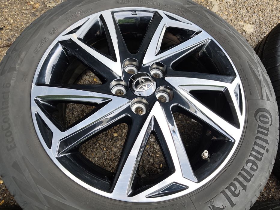 16" оригинални алуминиеви джанти за Toyota Yaris hybrid.