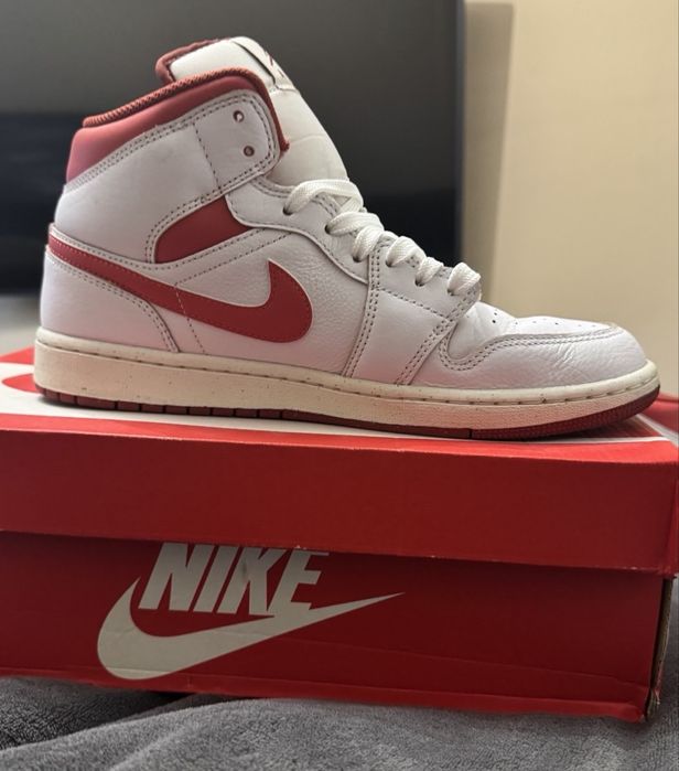 Nike  Air Jordan 1