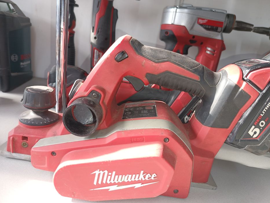 Milwaukee 12 v și 18 v