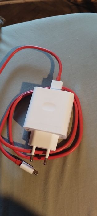 Încărcător de  OnePlus de 67 w