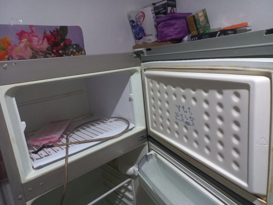 Холодильник Vestel