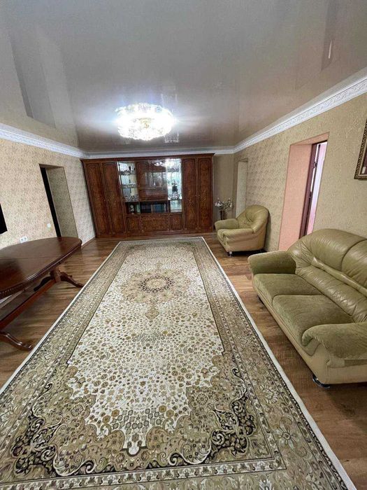 Продажа 4-комнатной в Центре!