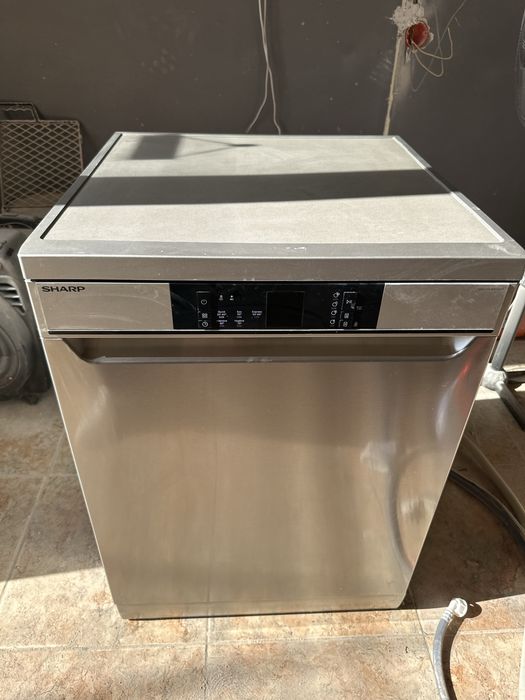 Masina de spalat vase SHARP