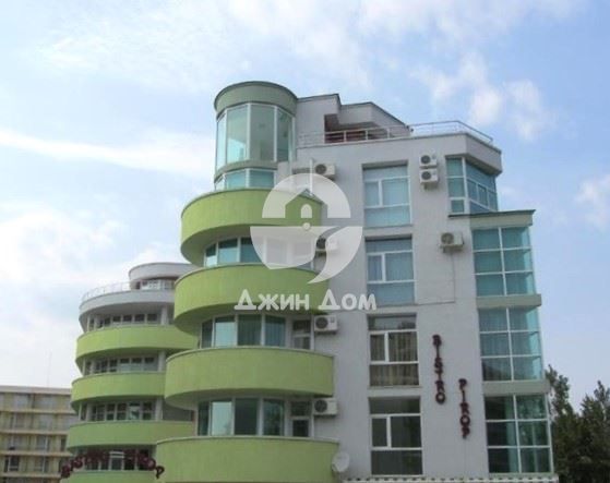 Тристаен апартамент в к-с „Пироп Сити“, к.к. Слънчев бряг