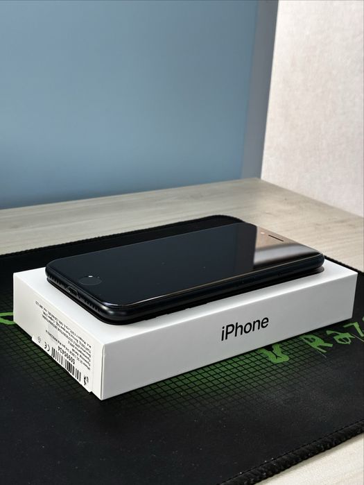 iPhone SE 2022 чисто нов!