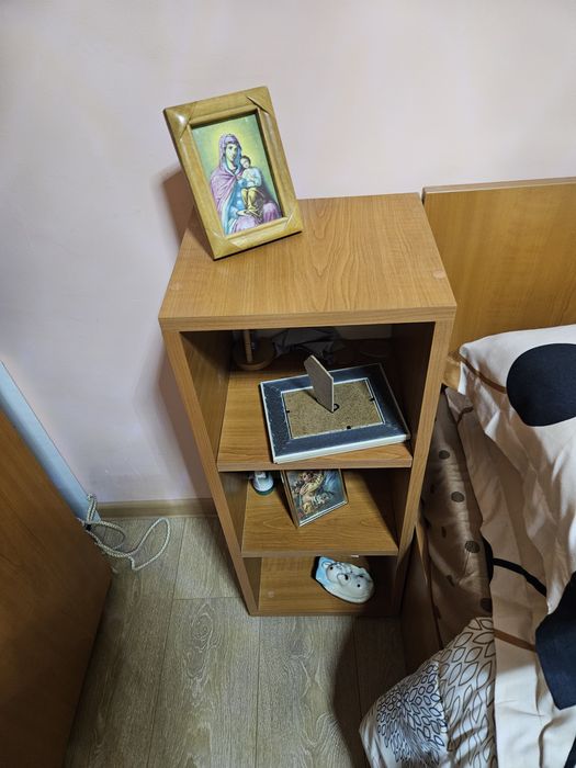 Vand mobila pt dormitor