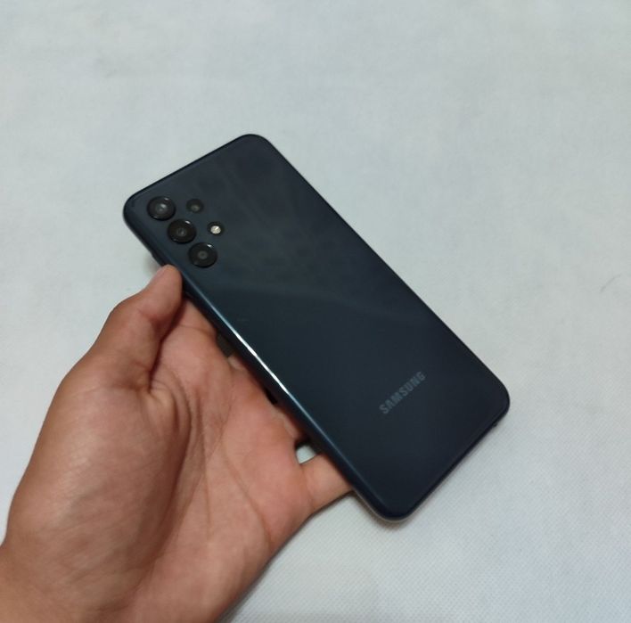 Samsung a13 xolati ideal qirilgan chizilgan joylari yoq