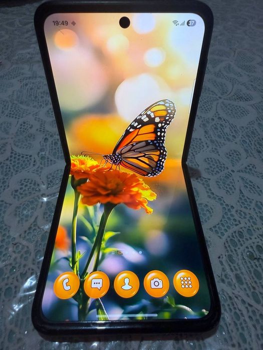 Сотилади samsung z flip3.