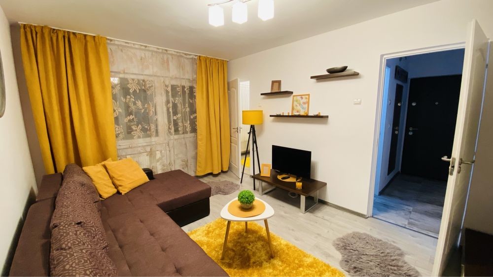 Garsoniera Petrosani - centru civic