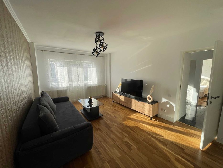 Inchiriez apartament cu 2 camere, zona centrala