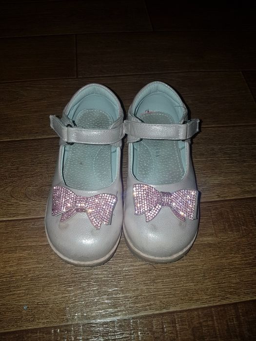 Продам сандалики