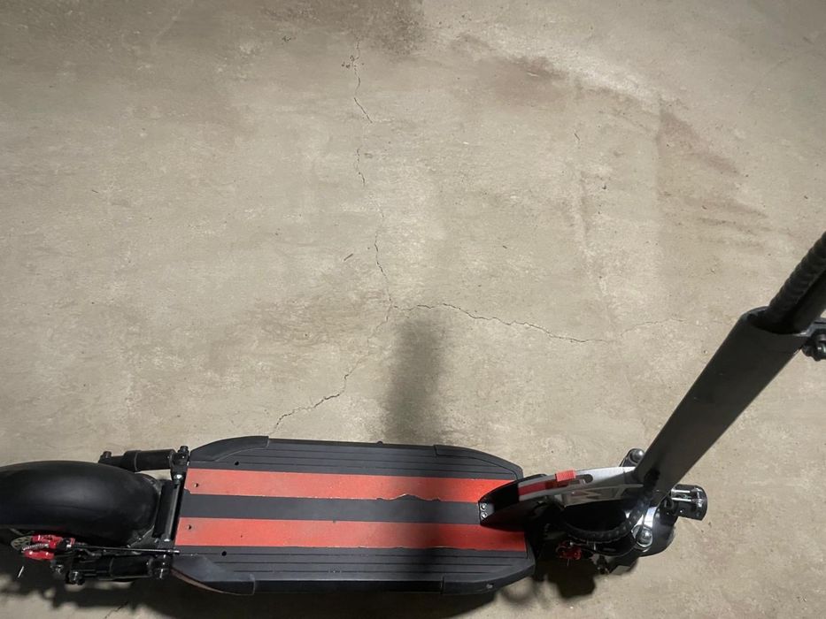 Продам электросамокат