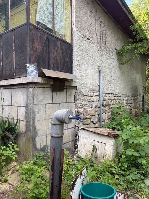 Casa batrenasca Comarnic + teren 1800 mp langa Kaufland