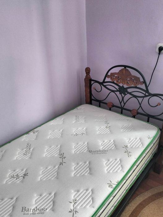 Продам кровать с матрасом