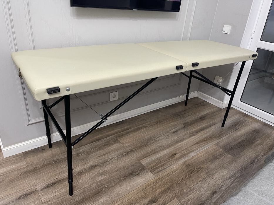 Продам кушетку для косметологических процедур