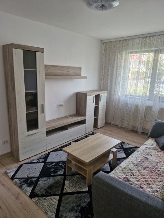 Apartament 2camere parter de închiriat.