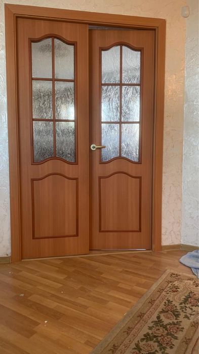 Двери, диван , шкафы и униза