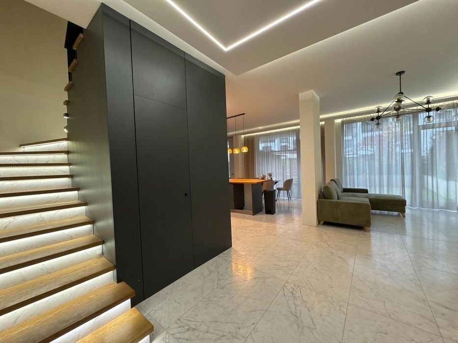 Тристаен апартамент под наем в ж.к. Кръстова вада, 2221574