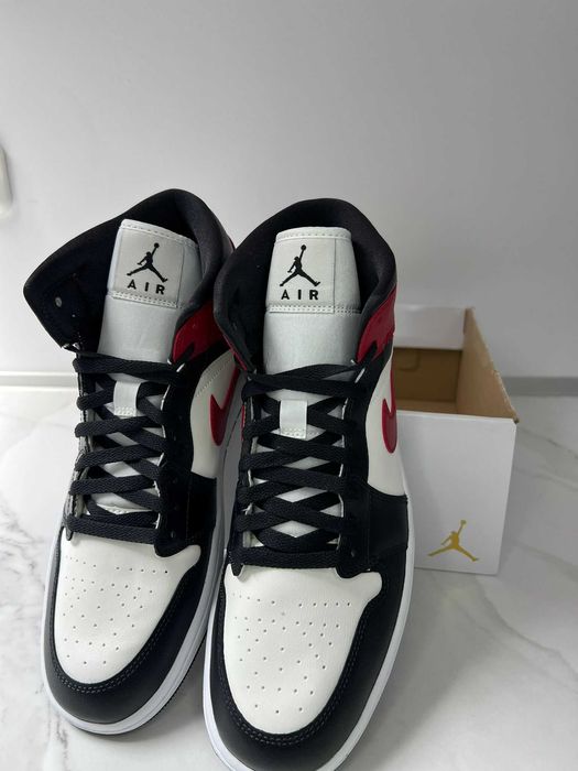 Adidasi Nike Air Jordan 1 Mid Negru-Rosu-Alb 44.5 ORIGINAL