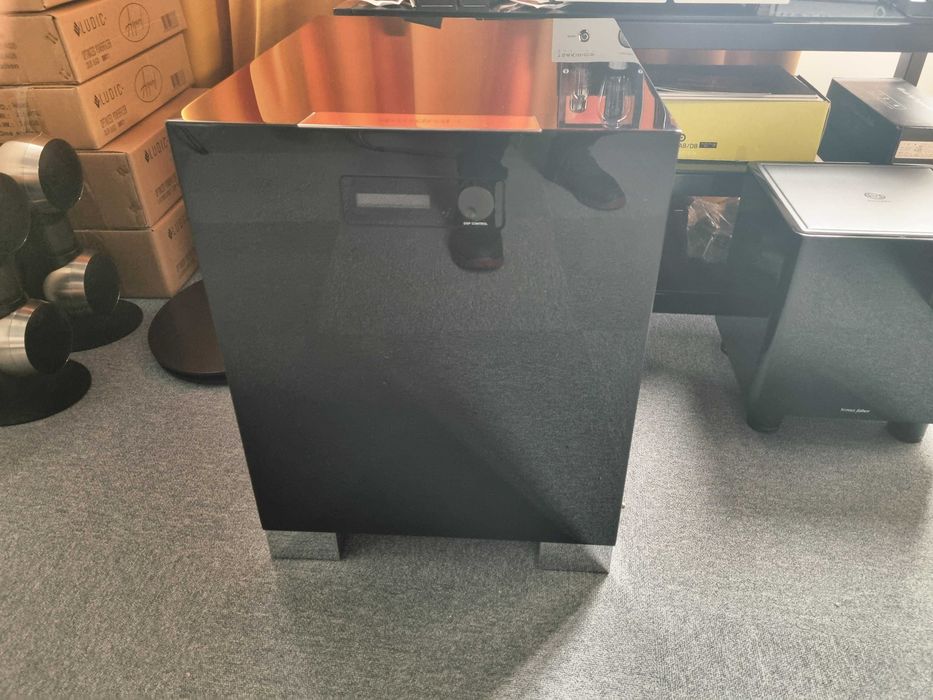 Subwoofer HighEnd Quadral Qube Orkus DSP, difuzor 32cm, 600W reali